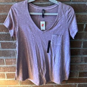 Brand New Torrid muted mauve lavender v neck t shirt size 1.